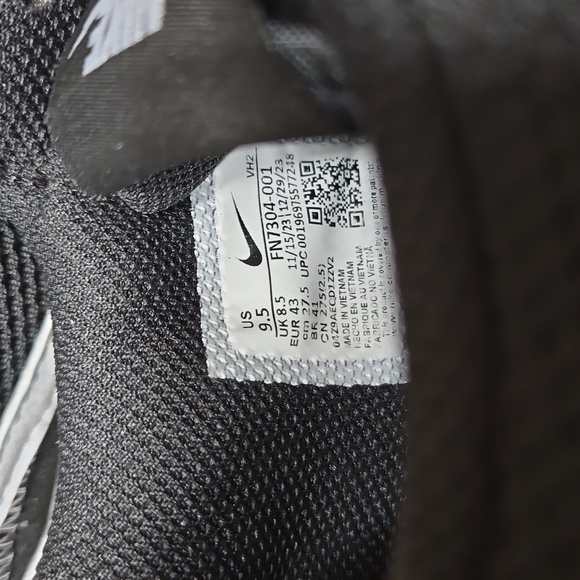 Nike Air Max Excee FN7304-001 Black/Cool Grey/Wolf Grey/White - Picture 3 of 6